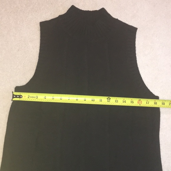 Whitney Port Tops - NWOT Whitney Port Sleeveless Knit Top
